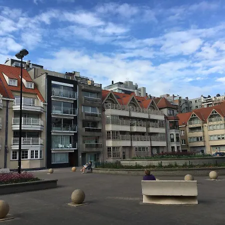 Dakappartementje Met Zuid Terras Op 50m Van De Zee!